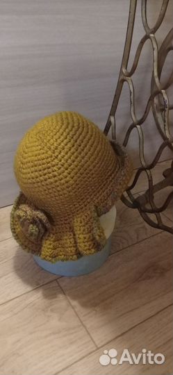 Шляпка женская вязаная
