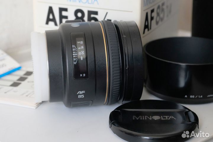 Minolta AF 85\1,4 G (Japan)