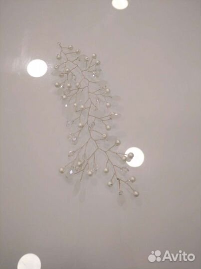 Веточка в прическу