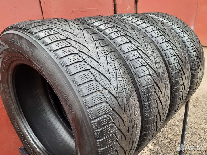 Nokian Tyres Hakkapeliitta R2 SUV 235/65 R17 108R