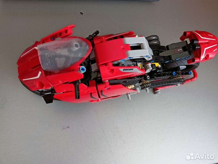 Lego Technic 42107 мотоцикл Ducati