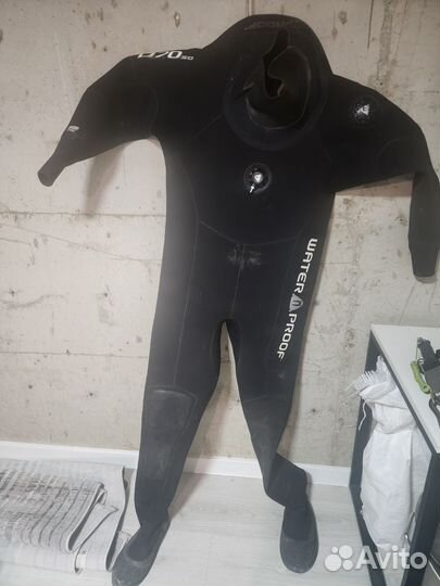 Сухой гидрокостюм