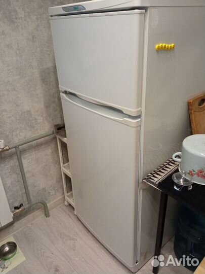 Продам холодильник stinol