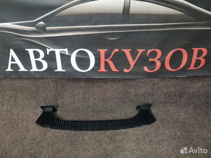 Нижний усилитель бампера передний Hyundai Ix35