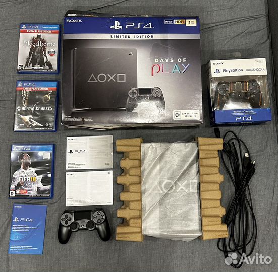 Playstation 4 slim 1tb + второй джойстик + 3 игры
