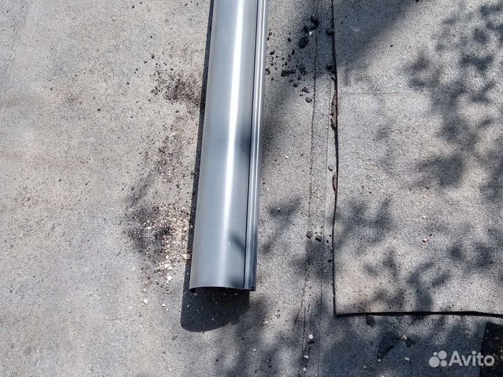 Желоб водосточный