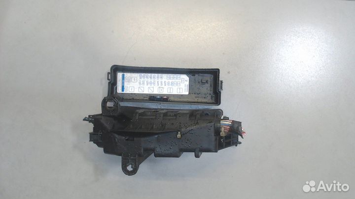 Блок предохранителей Toyota Tundra, 2000