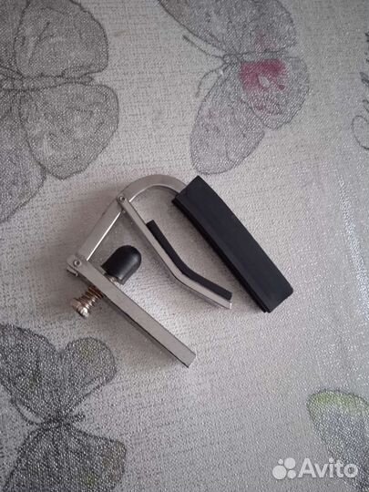 Каподастр для гитары