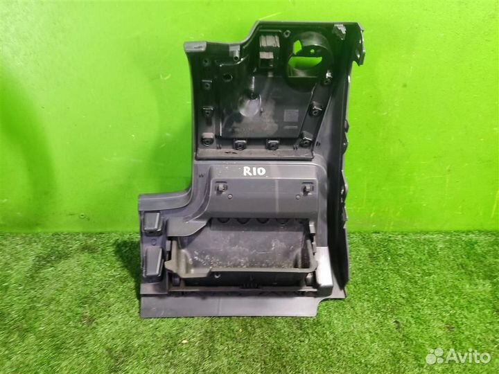 Накладка торпедо подрулевая volkswagen Golf Plus