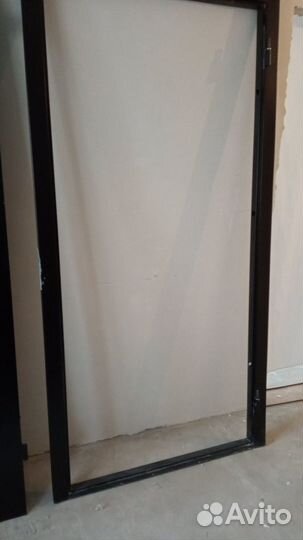 Дверь входная металлическая от застройщика