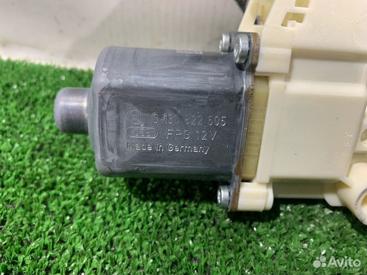 Мотор стеклоподъемника задний левый Mercedes-Benz