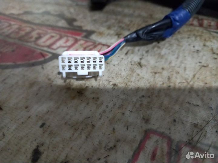 Зеркало правое Honda Fit GP5 LEB