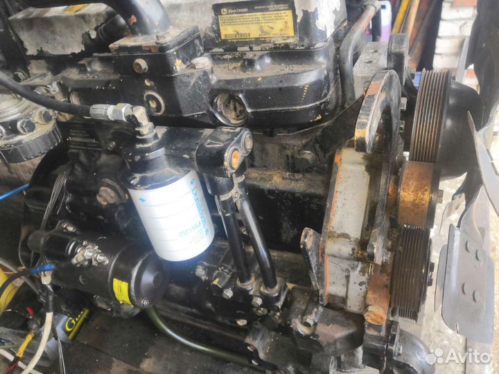 Двигатель на экскаватор погрузчик. John deere