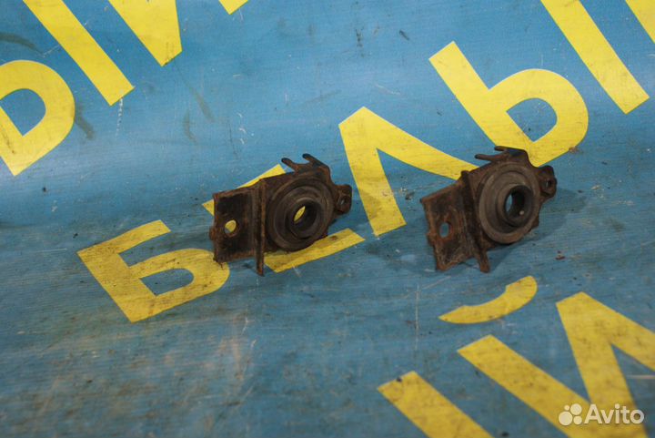 Кронштейн радиатора Suzuki Baleno