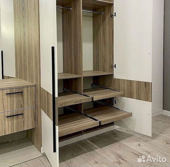 Шкаф распашной