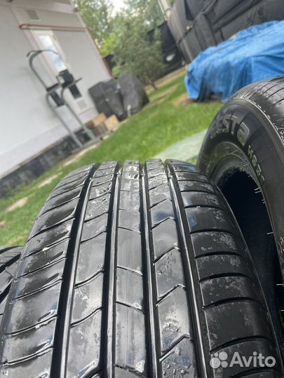 Kumho Ecsta HS51 205/60 R17