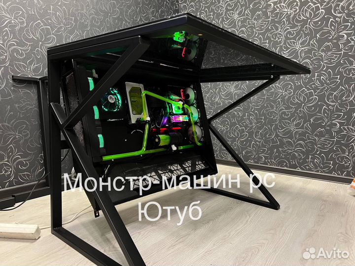 Кастомный компьютер в столе