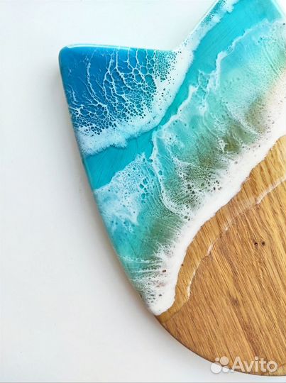 Сервировочная доска с морем из эпоксидной смолы