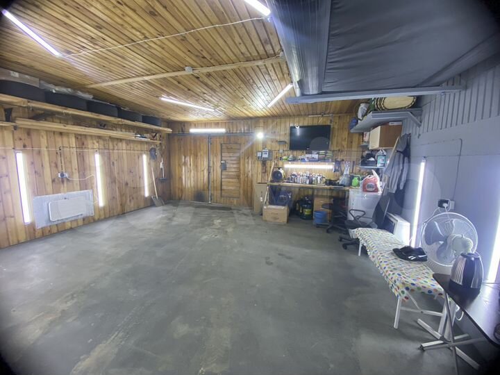 Гараж, > 30 м²