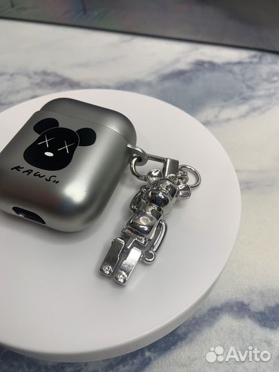 Чехол AirPods 2 + брелок Kaws