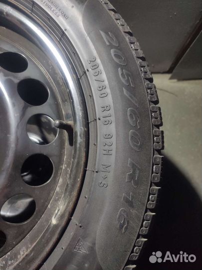 R16 Pirelli Winter Sottozero 210 Serie II 205/60, PCD 5x100 DIA 57.1