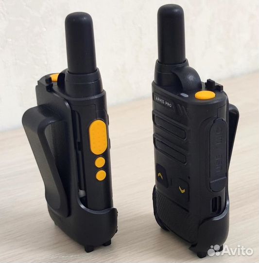 Рация-радиостанция в комплекте с наушниками