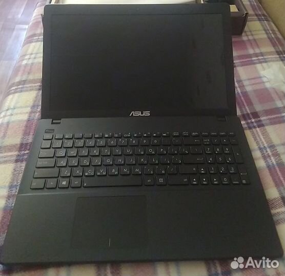Ноутбук Asus X552E