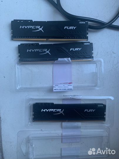 Оперативная память ddr4 2 по 8gb и 1 16 gb