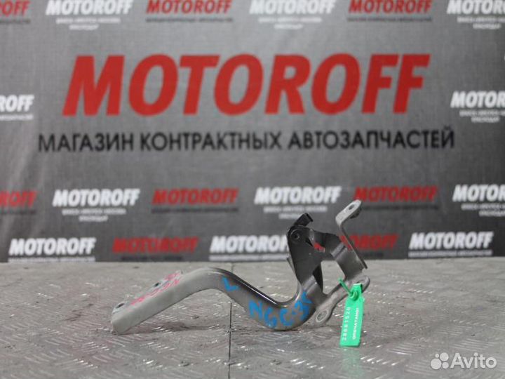 Шарнир капота Тойота Пассо KGC30/M600S левый А572