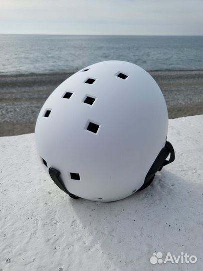 Шлем горнолыжный