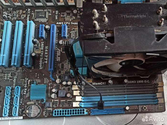 Материнская плата с процессором и кулером