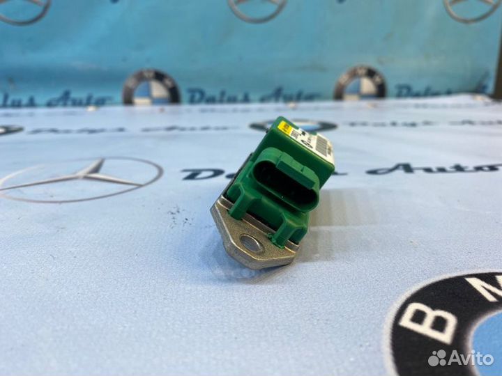 Датчик удара Bmw 525I E39 LCI M54B25 2001Г. Январь