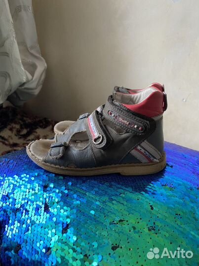 Ортопедические сандали