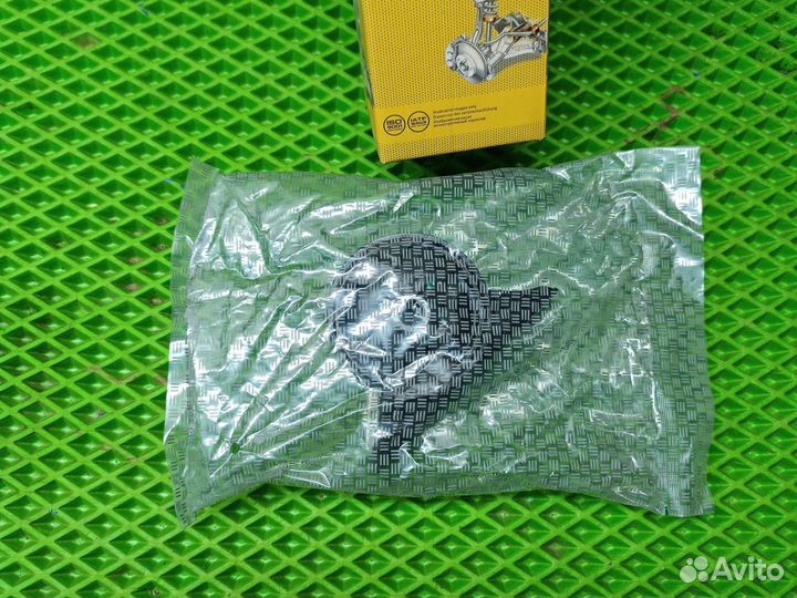 Подушка двигателя задняя Mitsubishi carisma