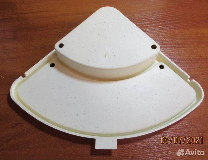 Полочки угловые, ящик