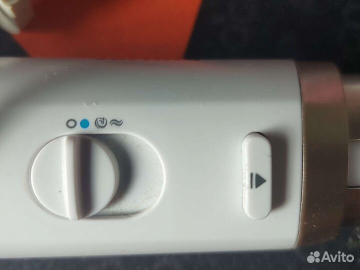 Фен Philips HP8663 Essential care с насадками