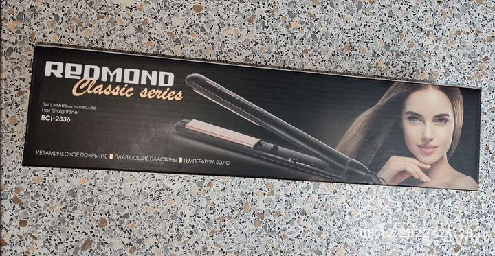 Выпрямитель для волос Redmond новый