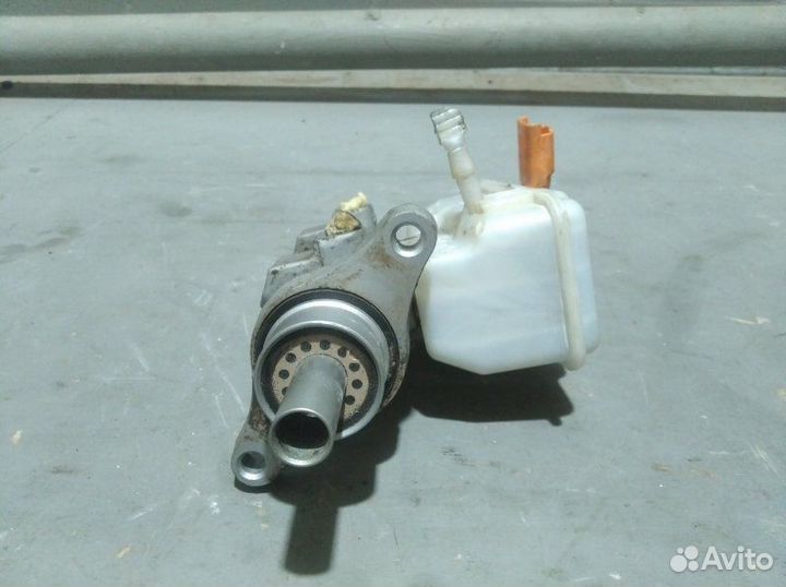 Главный тормозной цилиндр Nissan Almera седан 1.6