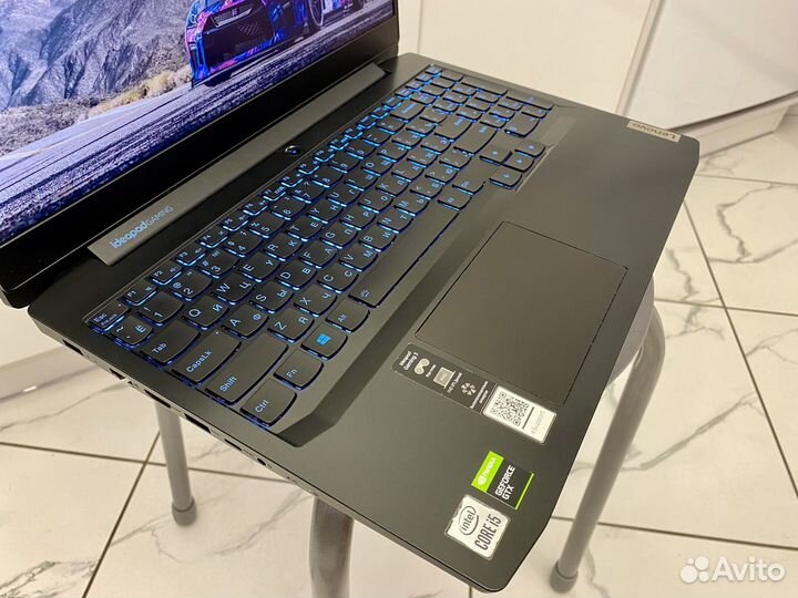 Lenovo i5-1030H/GTX 1650 ti DDR6/8Gb DDR4/SSD