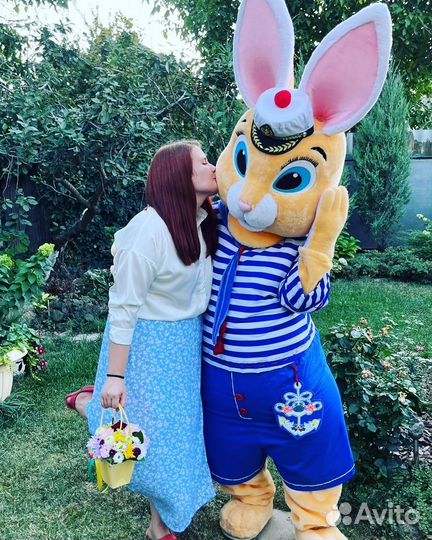 Ростовая кукла Зайка экспресс поздравление