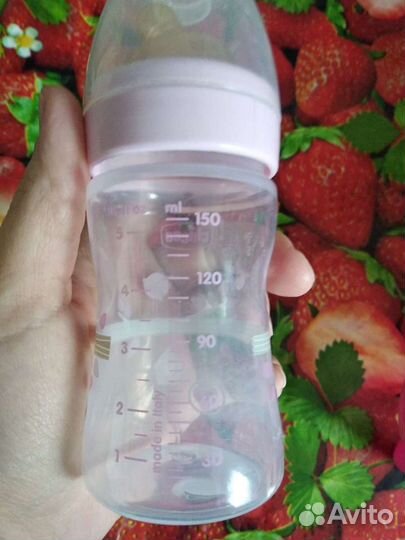 Детские бутылочки для кормления и поильники