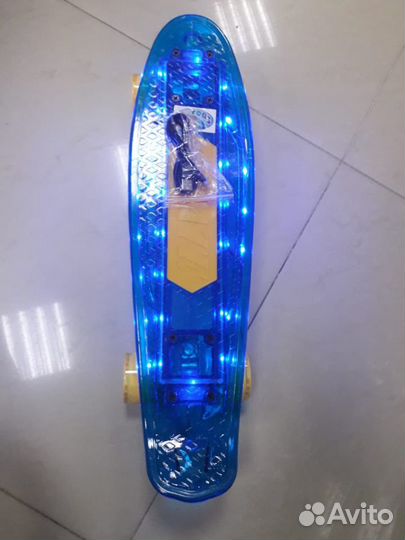 Скейтборд с Блютуз, колонкой и светящаяся дека Нов