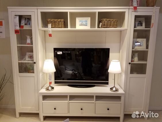 Стеклянный шкаф витрина IKEA Hemnes