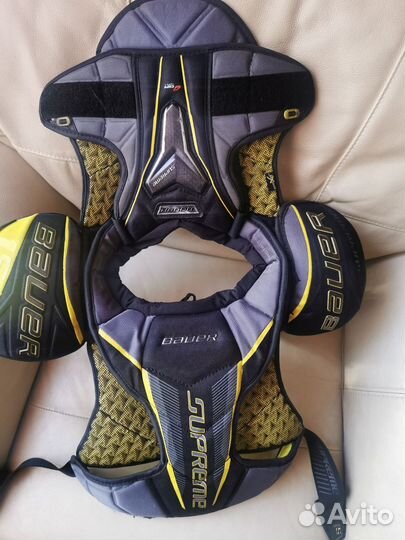 Нагрудник хоккейный bauer supreme 1s Jr M