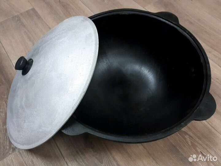 Казан(чугун) +крышка+учаг.Новые