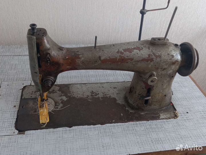 Швейная машина