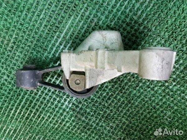 Кронштейн передний правый Peugeot 407 6D RFN