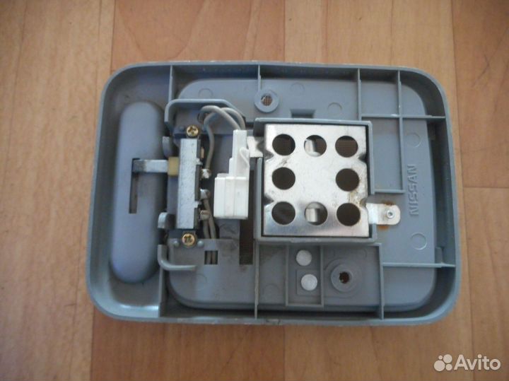 Плафон салонный Nissan Maxima (88-94 года) J30