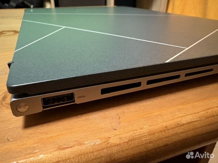 ZenBook 15 oled UM3504D