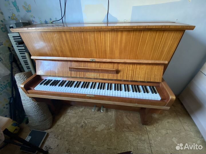 Фортепиано Legnica